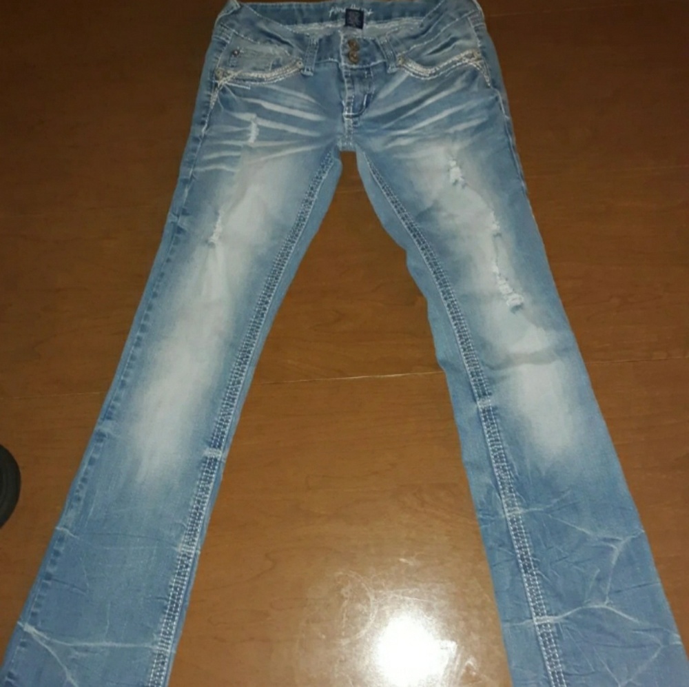 Womens size 3 AMETHYST Jean's